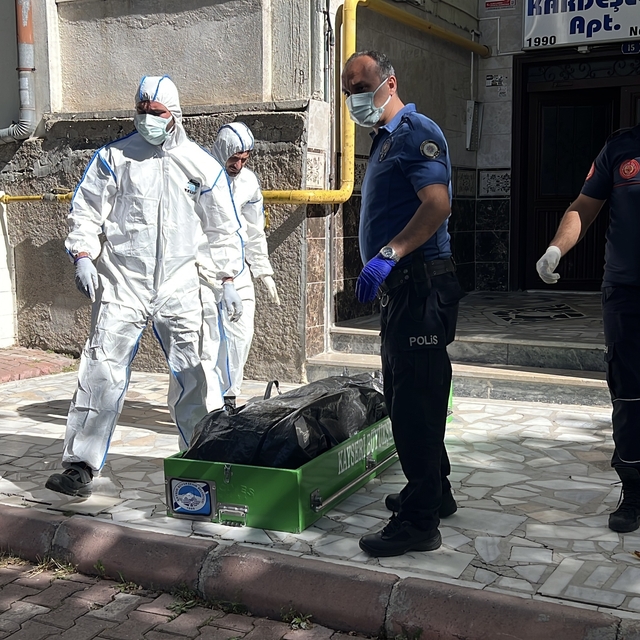 Uzun süredir haber alınamayan kişi, evinde ölü bulundu