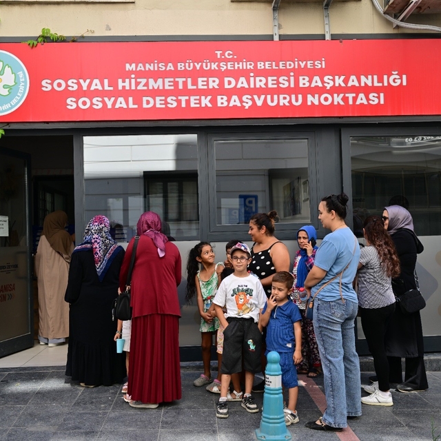 Manisa Şehir Kartı ile 10 bin öğrenciye 30 milyon TL'lik eğitim desteği