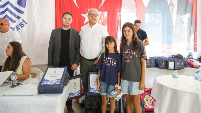 Bodrum Belediyesinden 1250 öğrenciye kırtasiye ve burs desteği