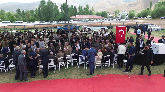 Cilo'nun eteklerinde 15 bin kişilik düğün