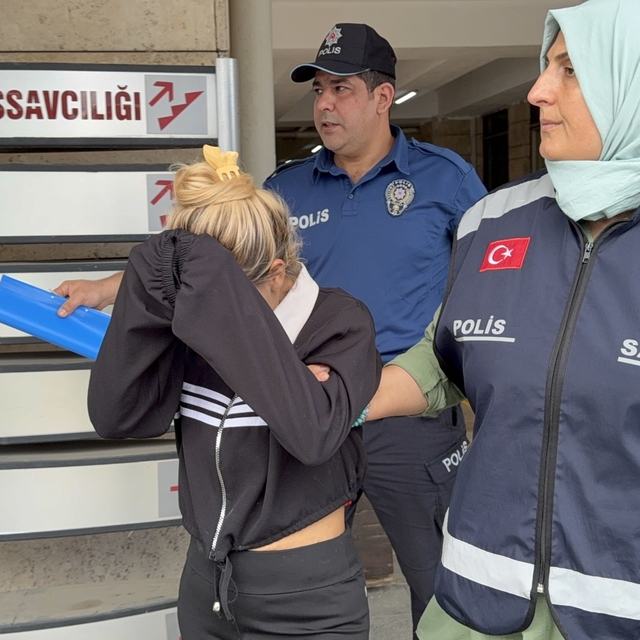 Samsun'da mağazalardan giysi çalan kadın tutuklandı