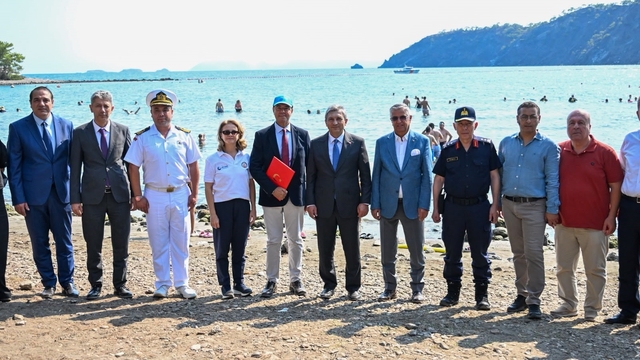 Antalya'da deniz bariyerleri ve çöp kaparlar hayata geçiriliyor