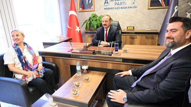Ağıralioğlu, Kırıkkale'de esnaf ve partililerle bir araya geldi