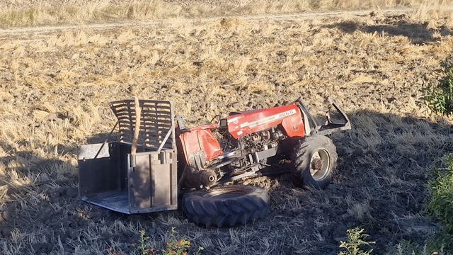 Çorum'da minibüsün çarptığı traktör şarampole yuvarlandı: 1 ölü, 1 yaralı