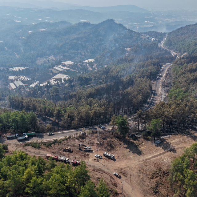 Antalya Kumluca'daki orman yangın tamamen kontrol altında (3)
