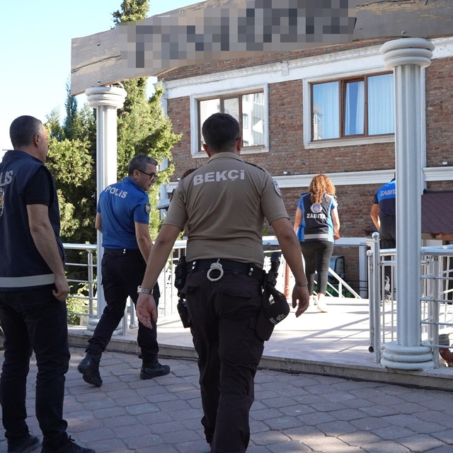 Gelibolu'da Başkan gereğini yaptı: Otel mühürlendi
İş adamına ait akaryakıt...