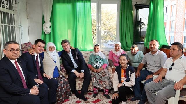Hayatını üç engelli evladına adadı, devlet yalnız bırakmadı