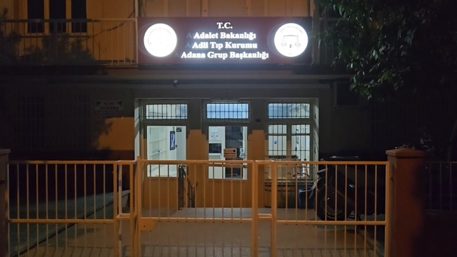 Adana'da otoyol kenarında erkek cesedi bulundu