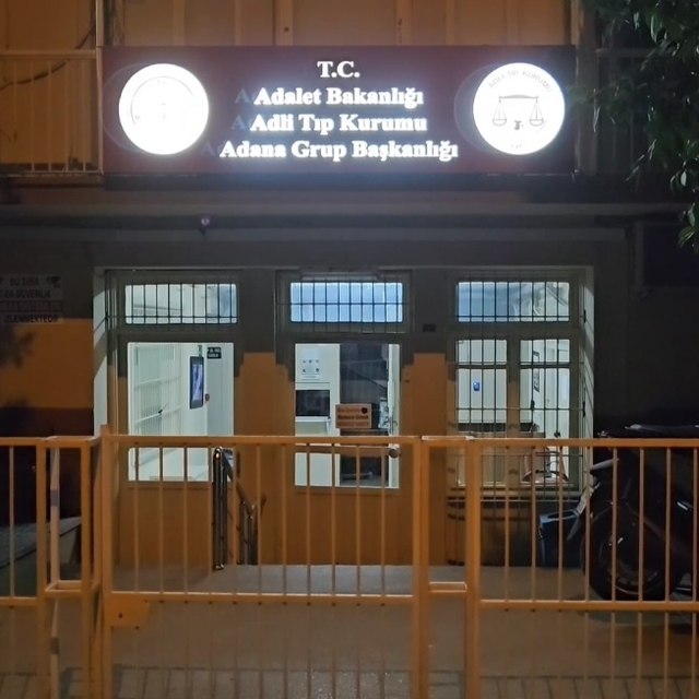 Adana'da otoyol kenarında erkek cesedi bulundu