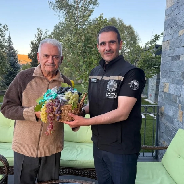 Binali Yıldırım'a Erzincan'daki tarımsal Ar-Ge çalışmaları anlatıldı