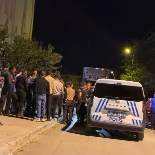 Erzincan'da motosikletli grup ile okul idarecileri arasındaki tartışma kara...