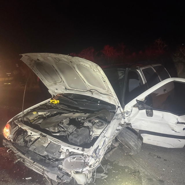 Kayseri'de hafif ticari araçla otomobil kafa kafaya çarpıştı: 2 yaralı