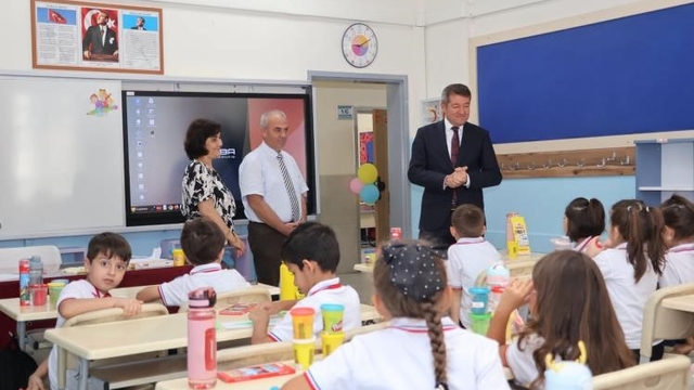 İl Müdürü Şimşek minik öğrencilerle bir araya geldi