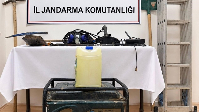 Bilecik'te define arayan 2 kişi suçüstü yakalandı