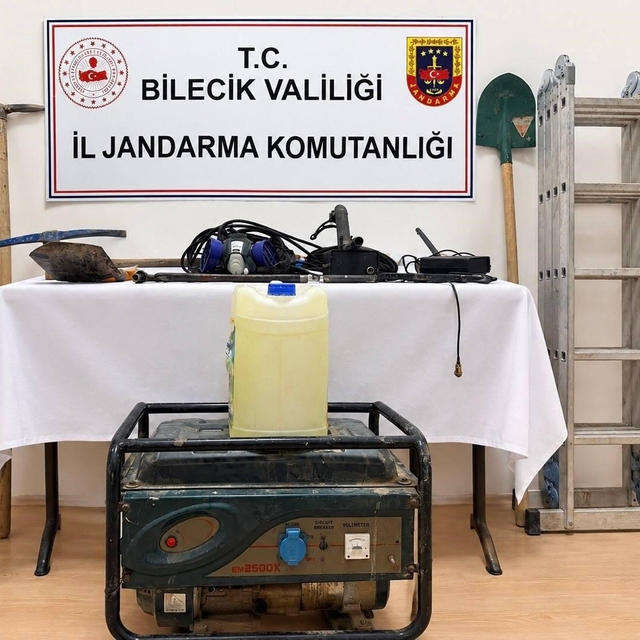 Bilecik'te define arayan 2 kişi suçüstü yakalandı