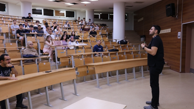 ADÜ'de öğrencilerin akademik hayata uyum süreci güçlendiriliyor