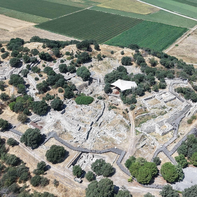 Troya Antik Kenti'nde 2 bin 800 yıllık agora gün yüzüne çıkarılıyor