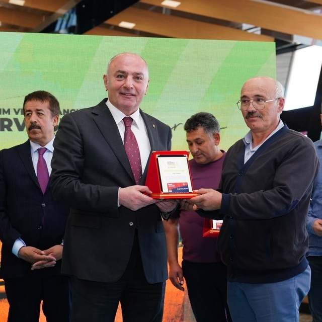 Özakalıın firma yetkilileriyle buluştu