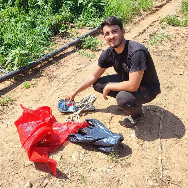 Salçalık biberi önce hırsızlar hasat etti
Tarla sahibi 1 ton salçalık kırmı...
