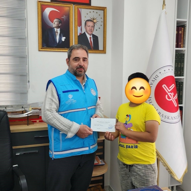 Köyceğiz Müftülüğü'nden öğrencilere kırtasiye desteği