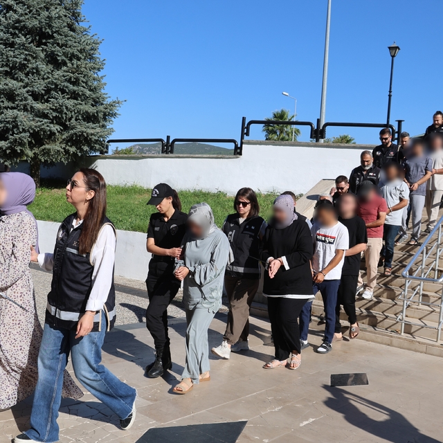 Yurt dışına kaçmaya çalışan FETÖ üyeleri adliyeye sevk edildi