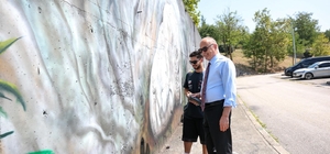 Apollon heykeli bu kez grafitiyle konuştu
Başkan Özlü ve Genç Sanatçı Apoll...