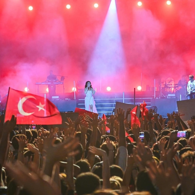 İEF'de 9 Eylül coşkusu