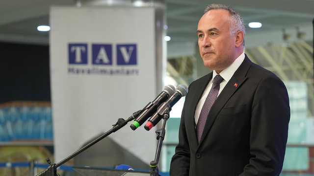 TAV Havalimanları İzmir'de 20'nci yılını kutluyor