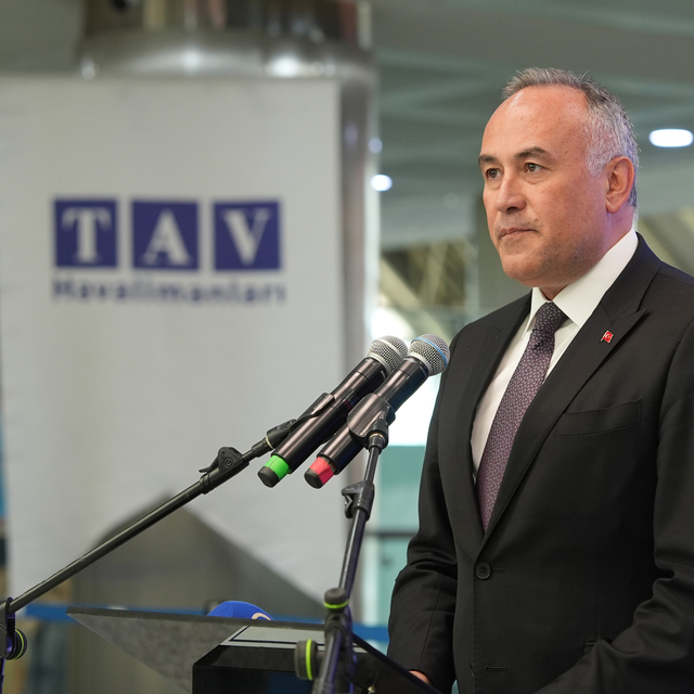 TAV Havalimanları İzmir'de 20'nci yılını kutluyor