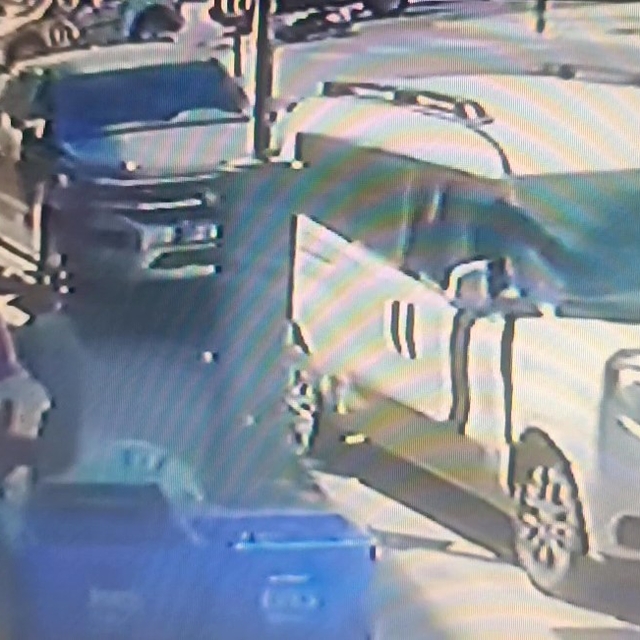Kazaya sebebiyet verdi, yaralı sürücüyü bırakıp kaçtı
Yaralı motosikletliye...