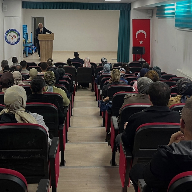 Aydıntepe'de yeni eğitim yılı öncesi zümre toplantısı yapıldı