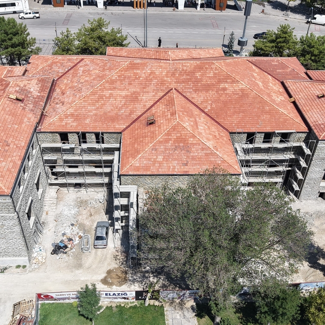 Tarihi öğretmenevinde restorasyon çalışmaları devam ediyor