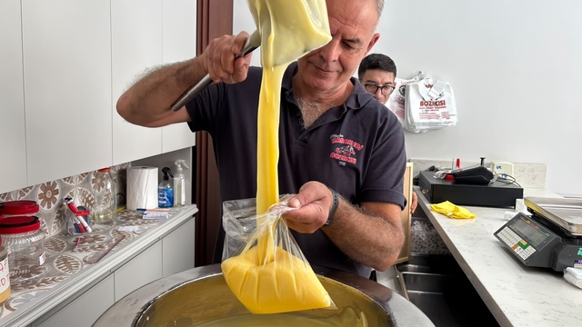 Soğuk havanın şifalı içeceği boza
Eskişehir'in meşhur lezzeti bozada kış sezonu hazırlığı
Mısırın değirmenden bardağa şifa yolculuğu
Bir bardak boza şifadır