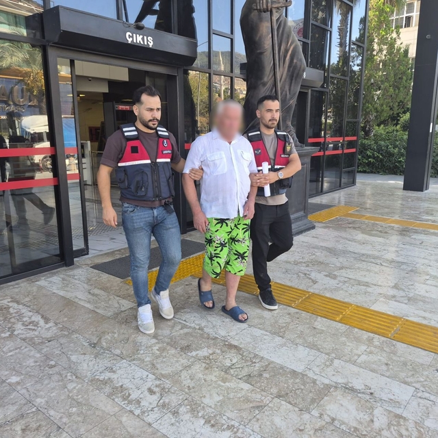 Alanya'da kadın personele taciz iddiasıyla Rus turist tutuklandı