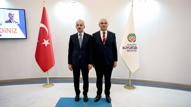 Bakan Abdulkadir Uraloğlu'ndan Büyükşehir Belediyesi'ne ziyaret