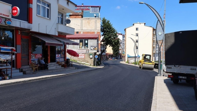 Ordu'da sıcak asfalt çalışmaları devam ediyor