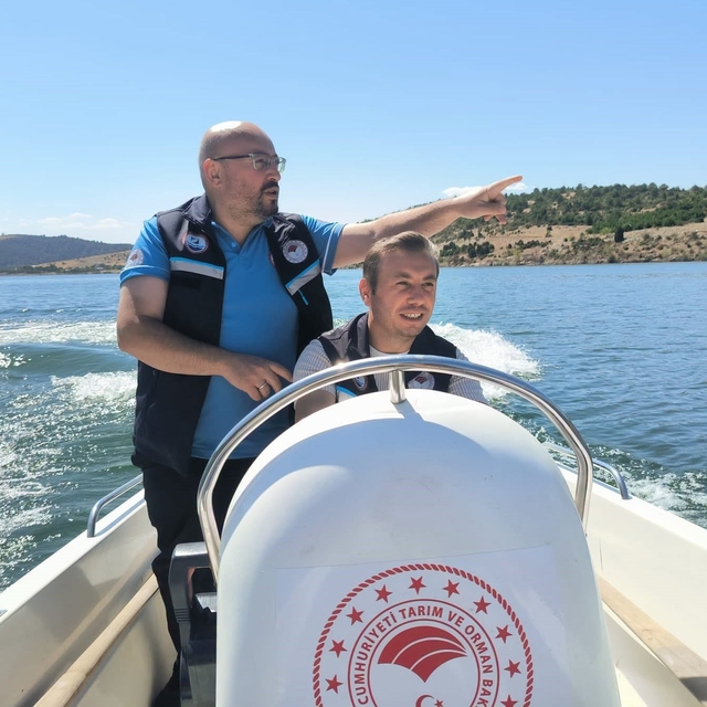 Tavşanlı Kayaboğazı Barajı'nda sahipsiz balık ağlarına denetim