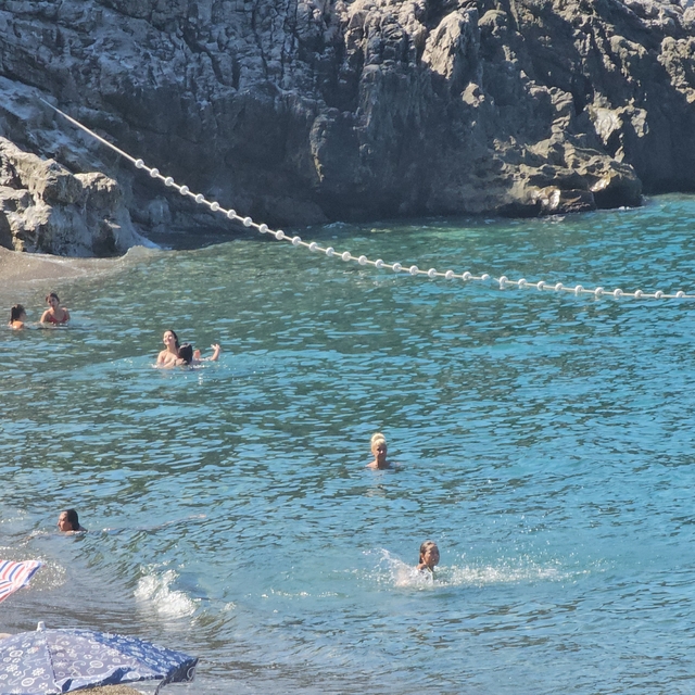 Kapuz Plajı'nda sezon uzadı