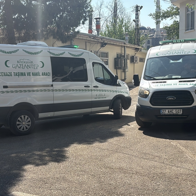 Halı yıkarken elektrik akımına kapılan 2 kadının cenazesi teslim edildi
Dam...