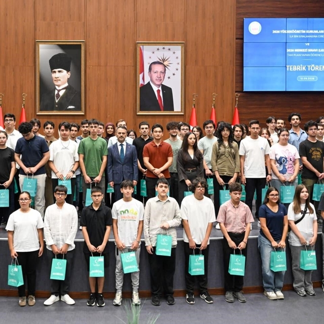 YKS Türkiye 19'uncusu başarıya giden süreci anlattı
Türkiye 19'uncusu Aslı...