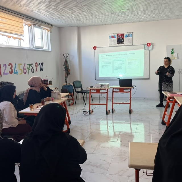 Muş'ta kadınlara uyuşturucu bağımlılığına karşı farkındalık semineri