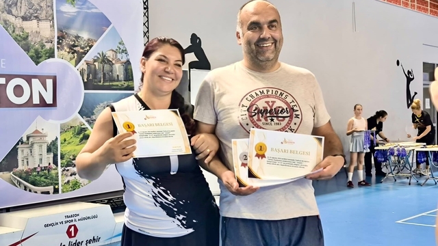 Niğdeli veteran badmintonculardan Türkiye Şampiyonası'nda 5 madalya