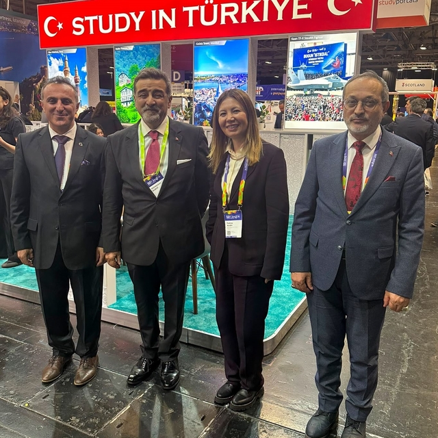 OMÜ'nün uluslararasılaşma çalışmaları
Başkonsolos Hakan Kıvanç, OMÜ standın...