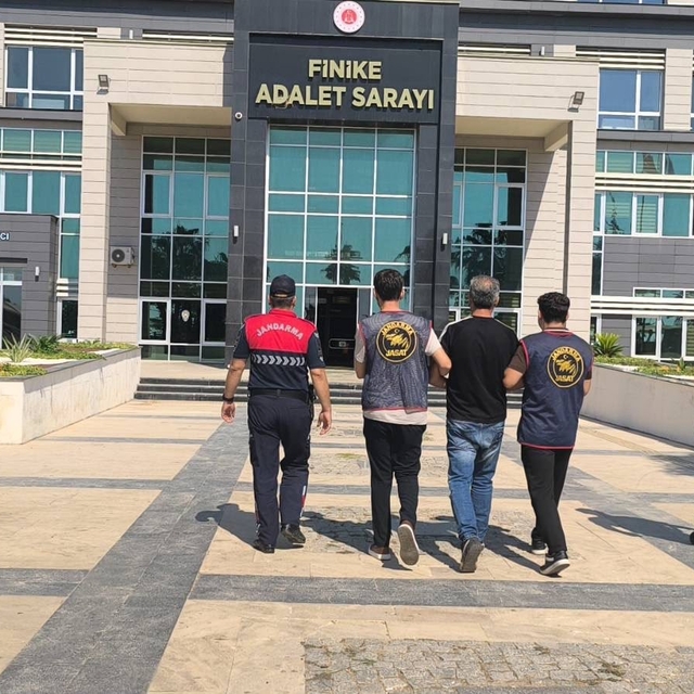 Hırsızlık suçundan 25 yıl 9 ay hapis cezası bulunan hükümlü yakalandı