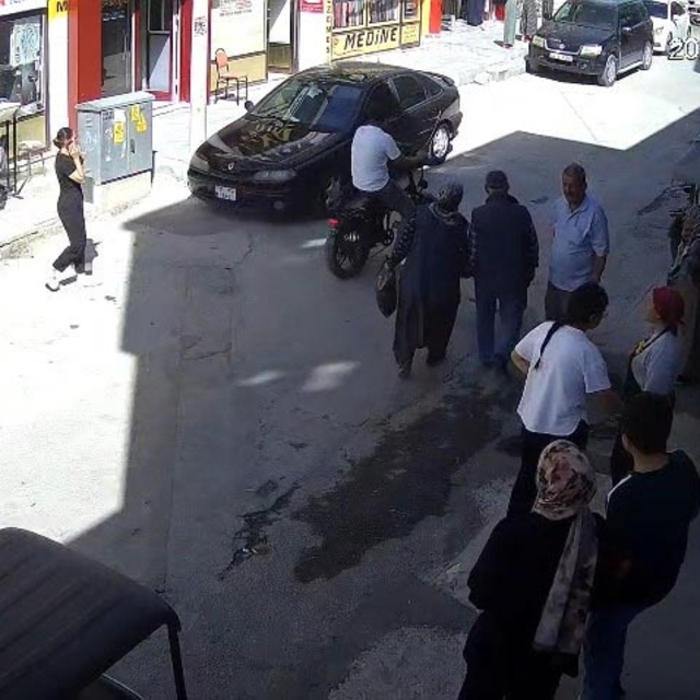 Konya'da iş yerinde patlama anı kamerada