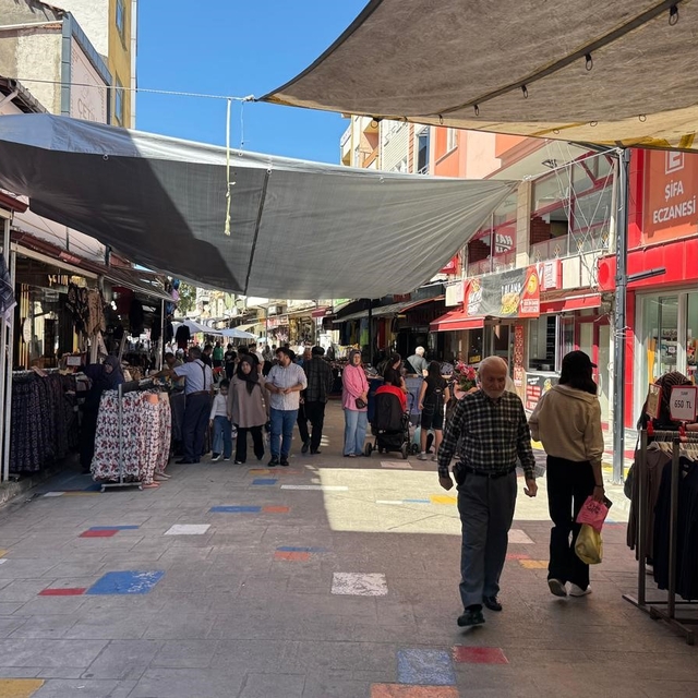 Fındık sezonu sona yaklaşırken Alaplı çarşısında hareketlilik arttı