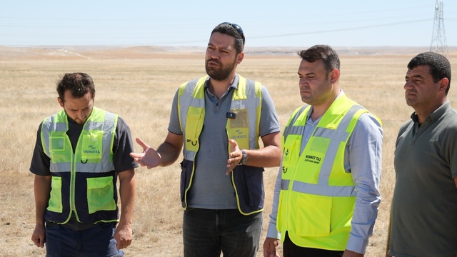 Sivrihisar'ın elektrik sorununu çözecek projede ilk adım atıldı
Kesintilerin önüne geçecek trafo merkezi için zemin etüt çalışmaları başladı