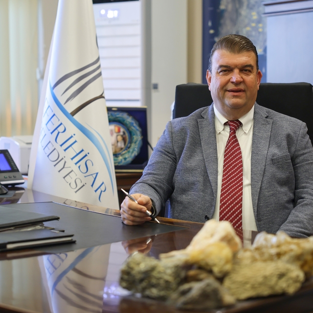 Başkan Yetişkin'den sevgilisine: "Uğur Dündar gelecek 1 saat avutmam lazım"