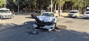 Adıyaman'da 2 otomobil çarpıştı: 1 yaralı