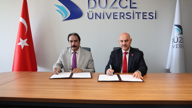 Düzce Üniversitesi ile City University arasında akademik iş birliği